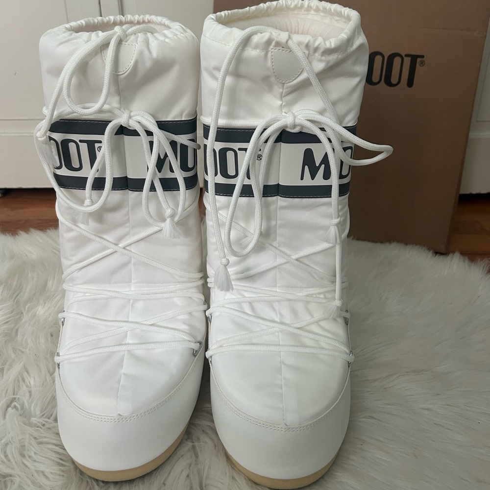 Never Worn Brand New with Tags - Moon Boots in Original Packaging! - Picture 7 of 8